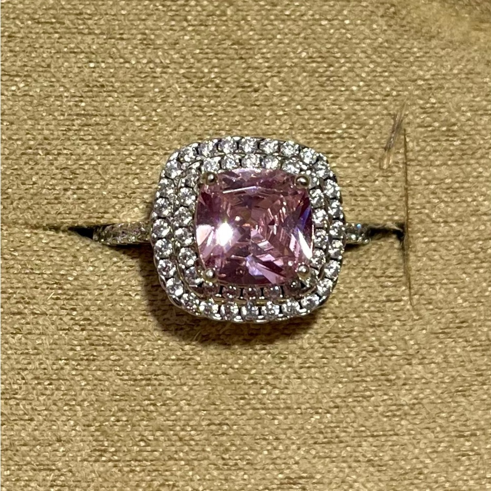 💕Sterling Silver Pink and White Bella Luce ring